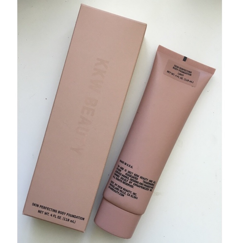 1 HOUR SALE‼️KKW  “LIGHT” BODY FOUNDATION